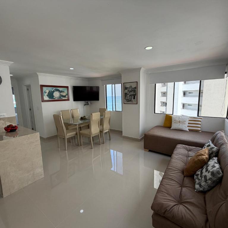 Apartamento en Bocagrande con vista lateral al mar ICDI - Two-Bedroom Apartment with Sea View - 3