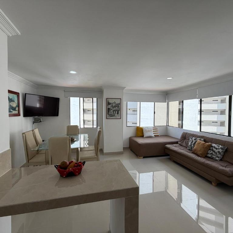 Apartamento en Bocagrande con vista lateral al mar ICDI - Two-Bedroom Apartment with Sea View - 14