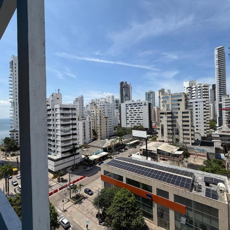 Apartamento en Bocagrande con vista lateral al mar ICDI - Two-Bedroom Apartment with Sea View - 16