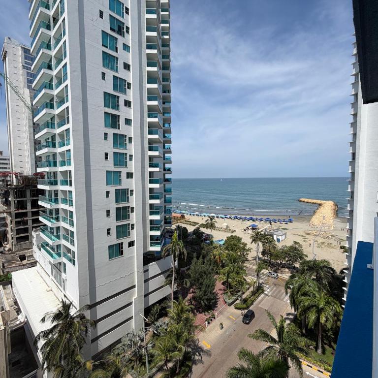 Apartamento en Bocagrande con vista lateral al mar ICDI - Two-Bedroom Apartment with Sea View - 15