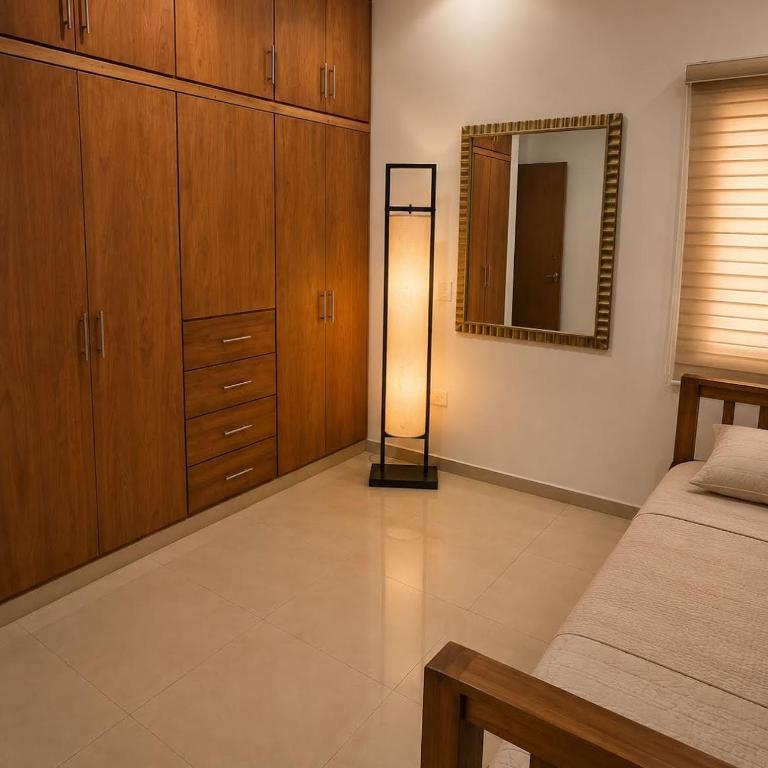 2br 1ba Condo 1 block to ocean Condo 1 - Apartamento de 2 dormitorios con terraza - 13