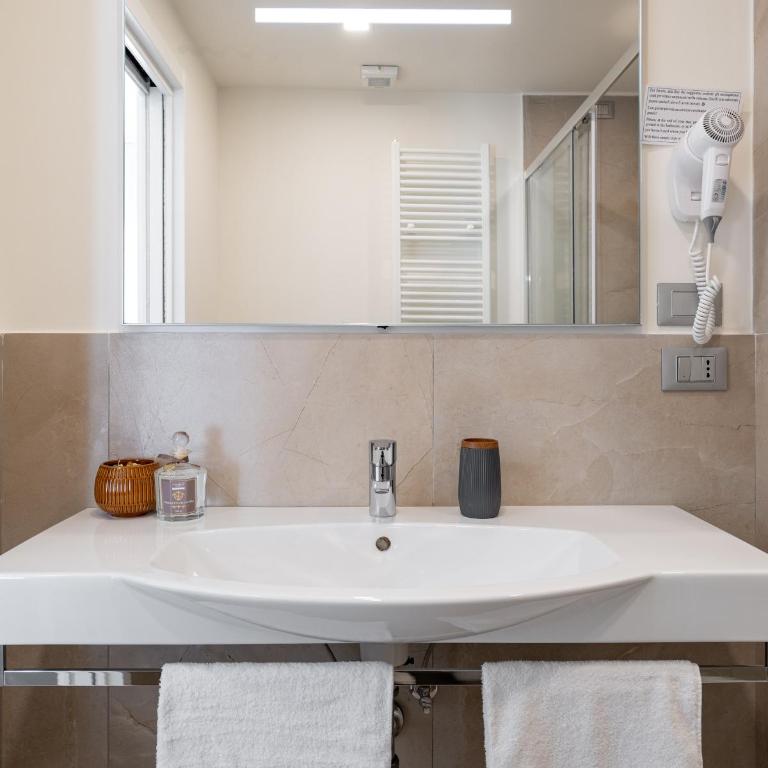 Mamma Mia Holidays - Sei Chiese - Deluxe Doppelzimmer mit Zustellbett - 2
