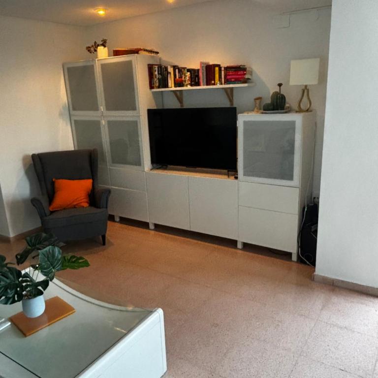 Beachfront apartment with Sea Views, Pool, Parking - Apartamento de 2 dormitorios - 11