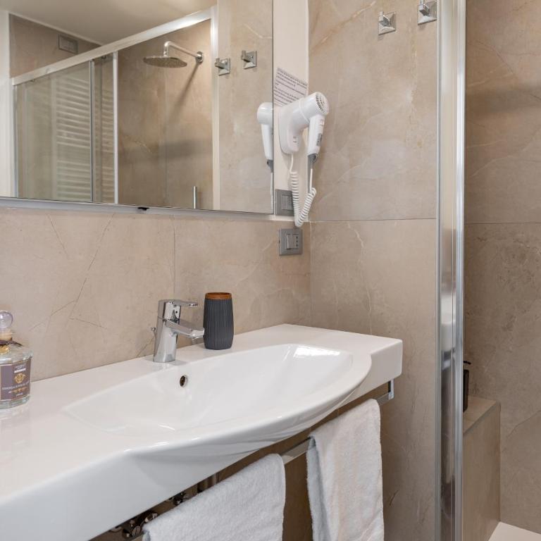 Mamma Mia Holidays - Sei Chiese - Deluxe Doppelzimmer mit Zustellbett - 8