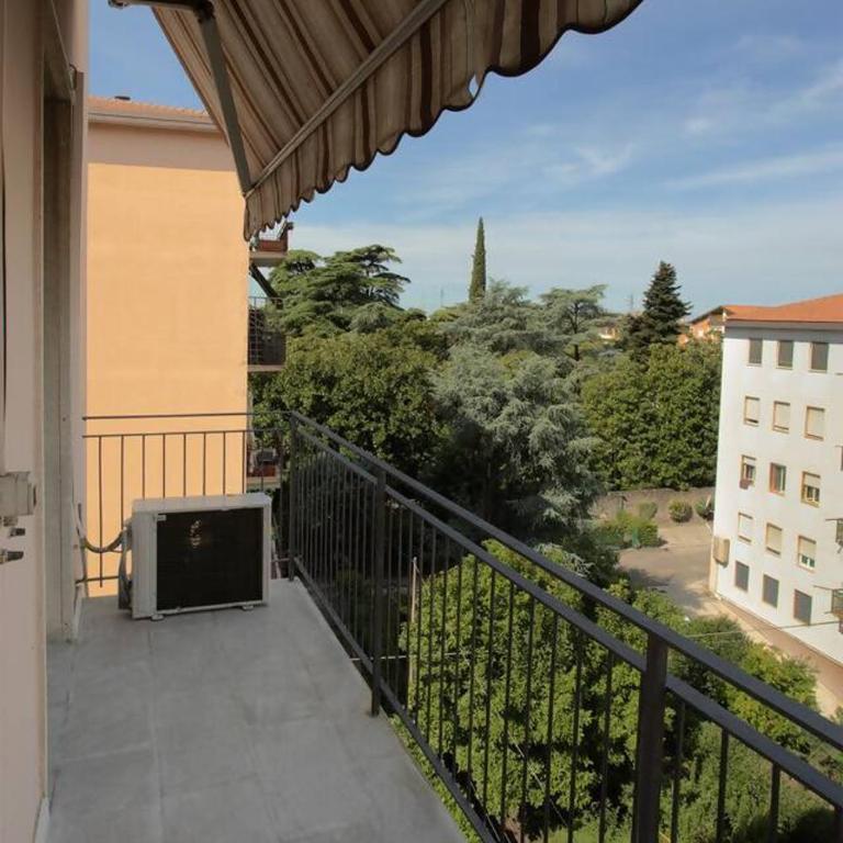 20min walk or 2min drive to Veronafiere - One-Bedroom Apartment - 12