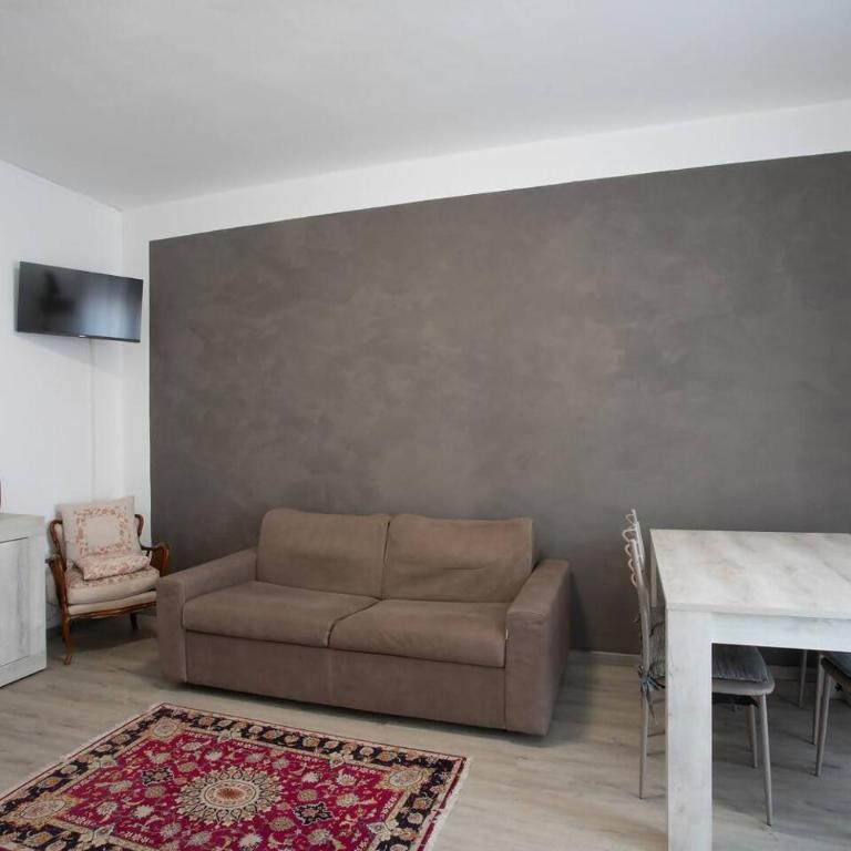 20min walk or 2min drive to Veronafiere - One-Bedroom Apartment - 13