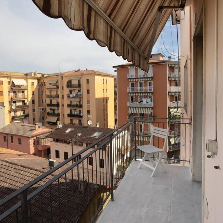 20min walk or 2min drive to Veronafiere - One-Bedroom Apartment - 32