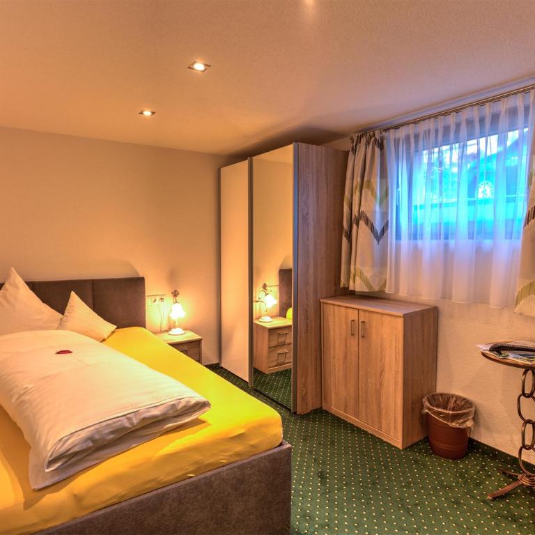 Pension Walserheim - Einzelzimmer mit Gemeinschaftsbad - 3