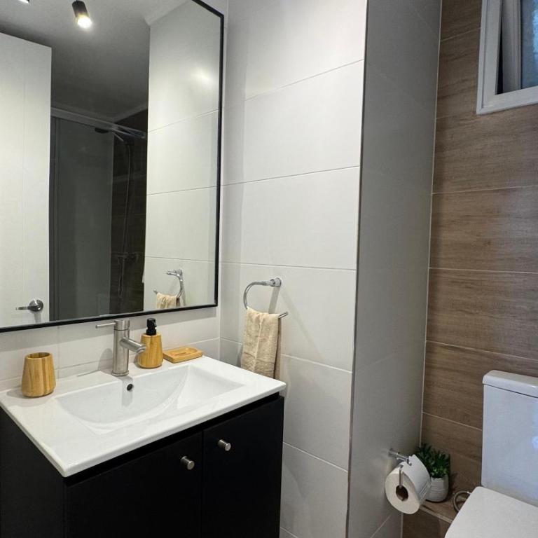 Departamento equipado a pasos del metro ñuble con Wifi - Three-Bedroom Apartment - 87
