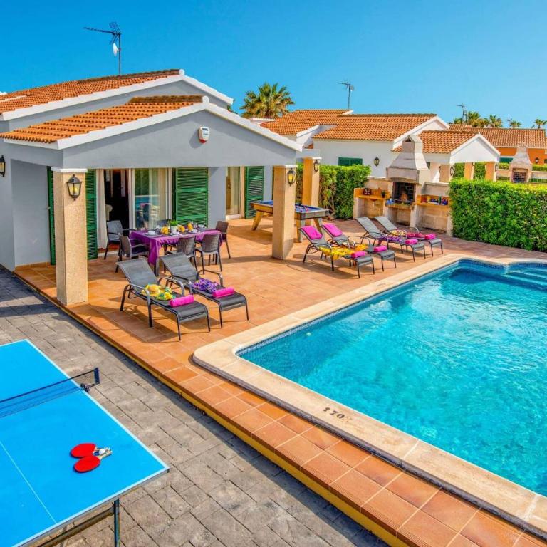 Villa Tamarell by Villa Plus - Villa - 4