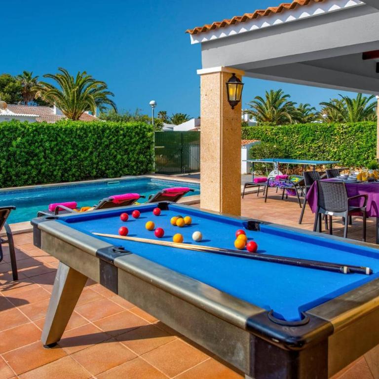 Villa Tamarell by Villa Plus - Villa - 8