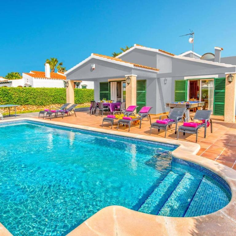 Villa Tamarell by Villa Plus - Villa - 11
