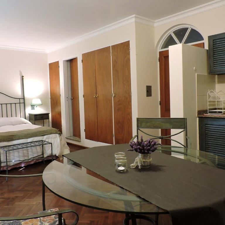 Monoambiente a una cuadra de la plaza - One-Bedroom Apartment - 2