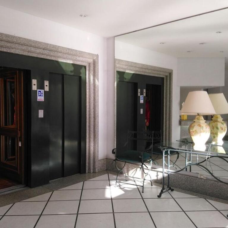 Monoambiente a una cuadra de la plaza - One-Bedroom Apartment - 6