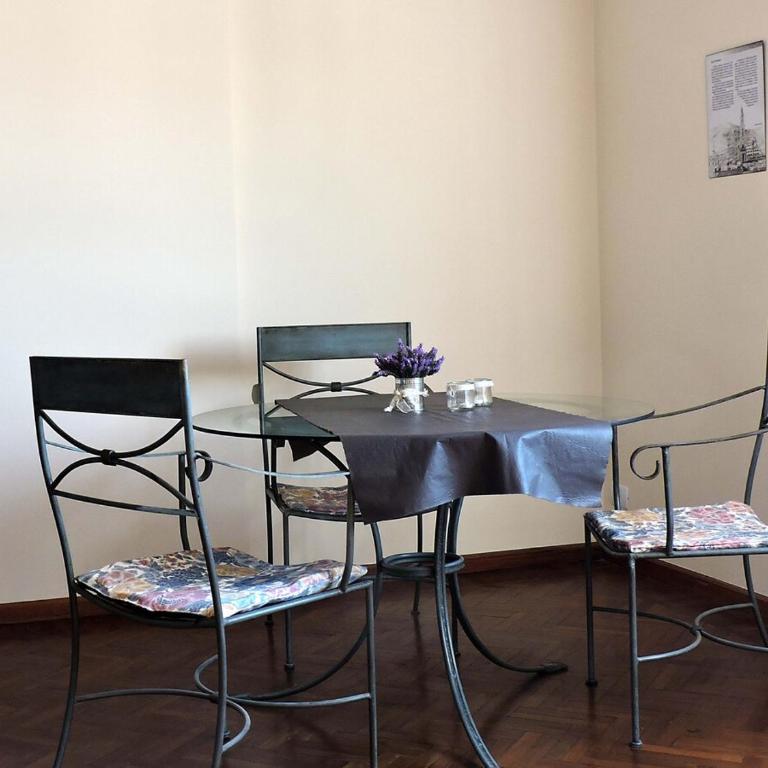 Monoambiente a una cuadra de la plaza - One-Bedroom Apartment - 7