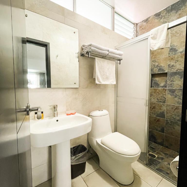 Hotel Expo Plaza Business and Family Guadalajara - Habitación cama king – Superior - 1