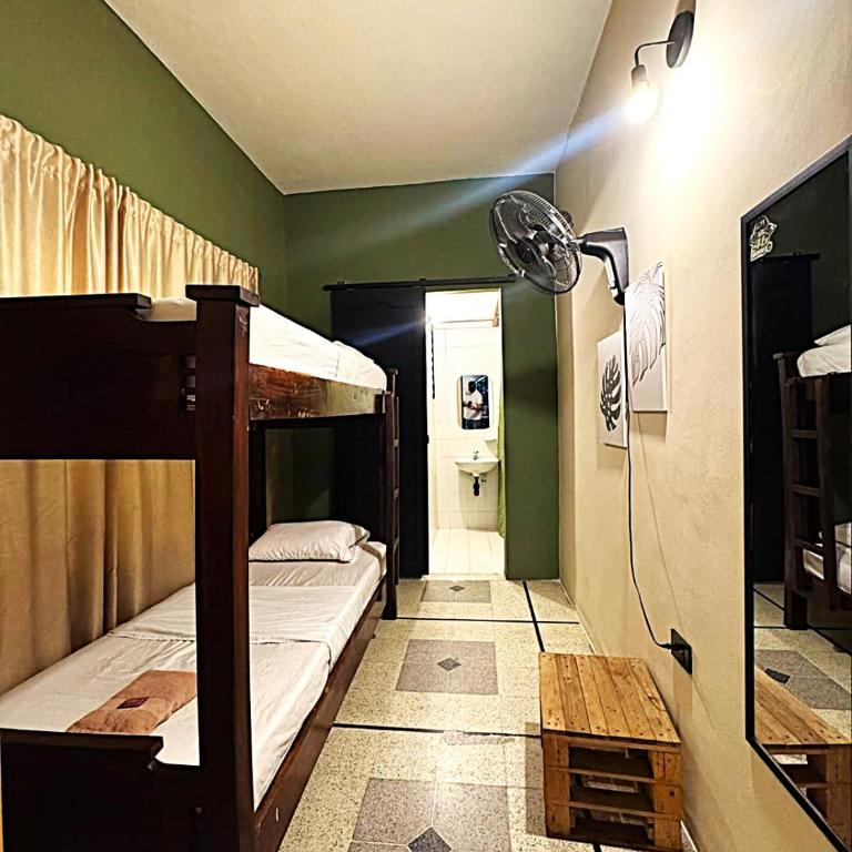 Hostal Pura Vida la 70 - Habitación Doble - 2 camas - 4