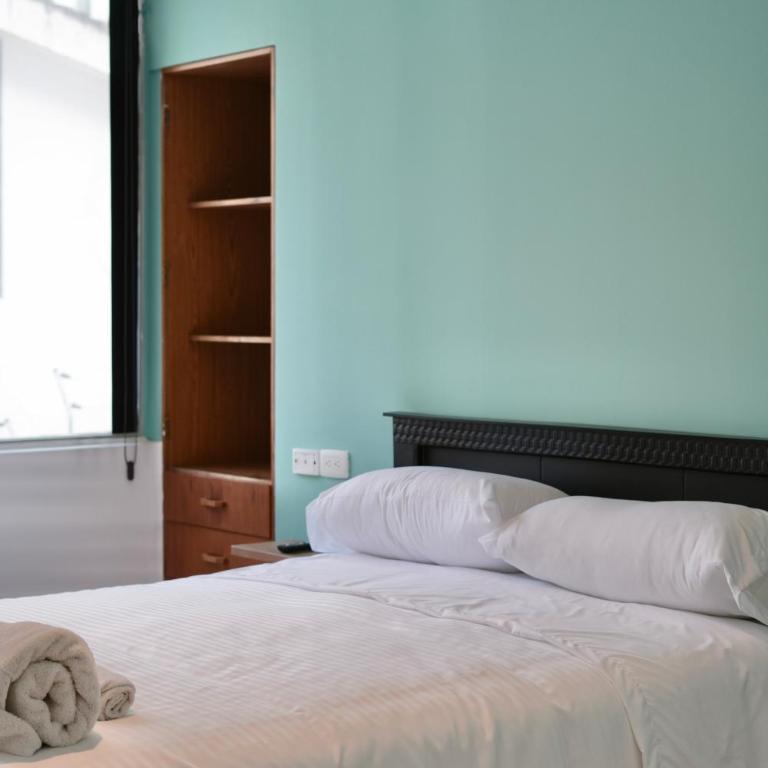 Habitacion económica con balcón - Budget Double Room - 7