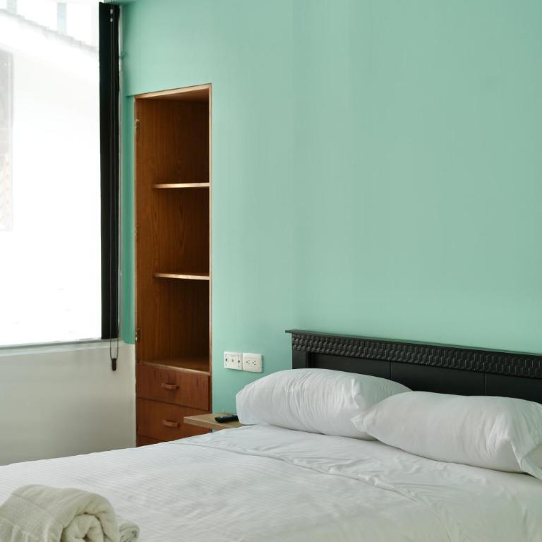 Habitacion económica con balcón - Budget Double Room - 5