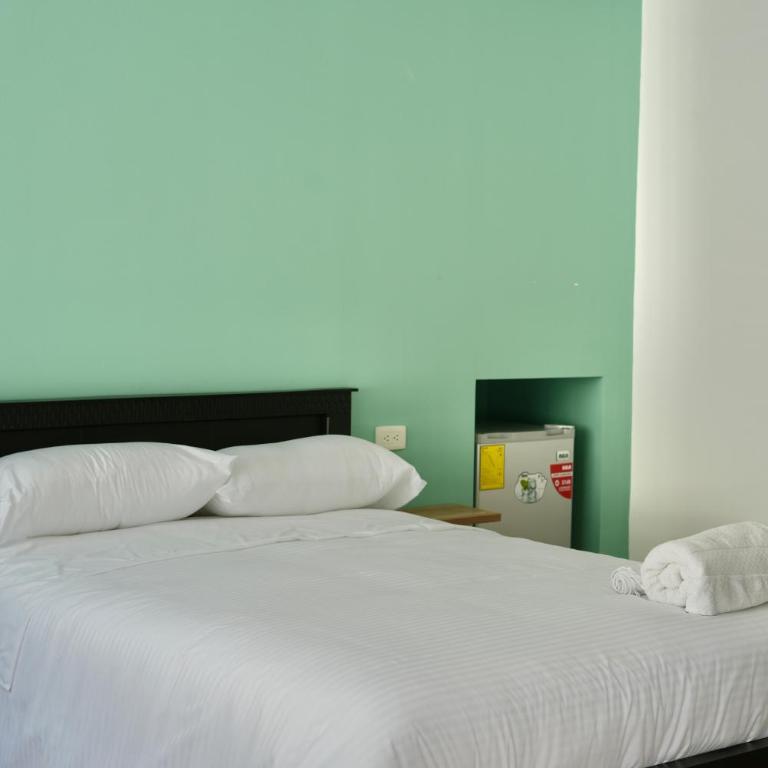 Habitacion económica con balcón - Budget Double Room - 4