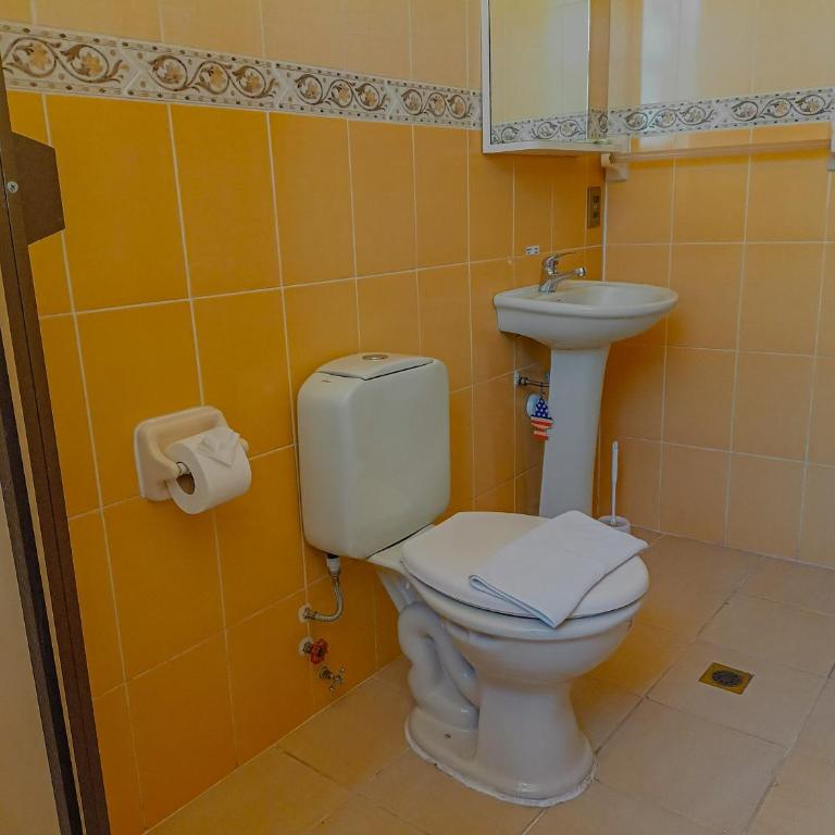 Casa de Huespedes Hostal Montañes - Habitación Individual Deluxe - 4
