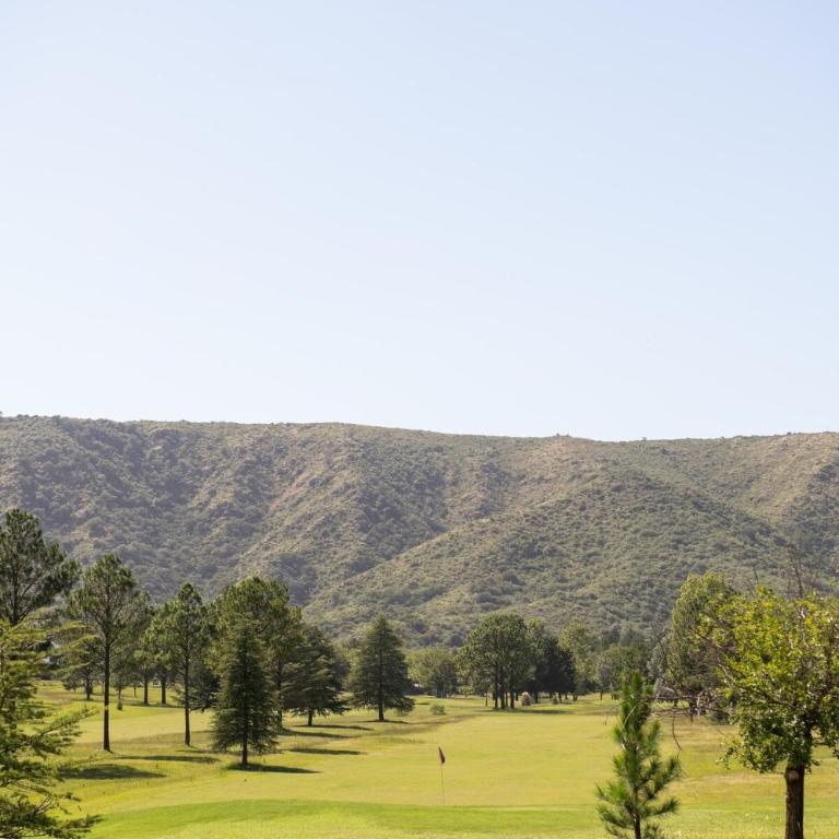 Casa 4 dorm en country privado - Pileta y golf - Four-Bedroom Vacation Home - 32
