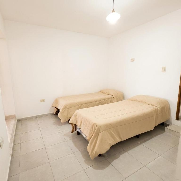 Casa 4 dorm en country privado - Pileta y golf - Four-Bedroom Vacation Home - 4