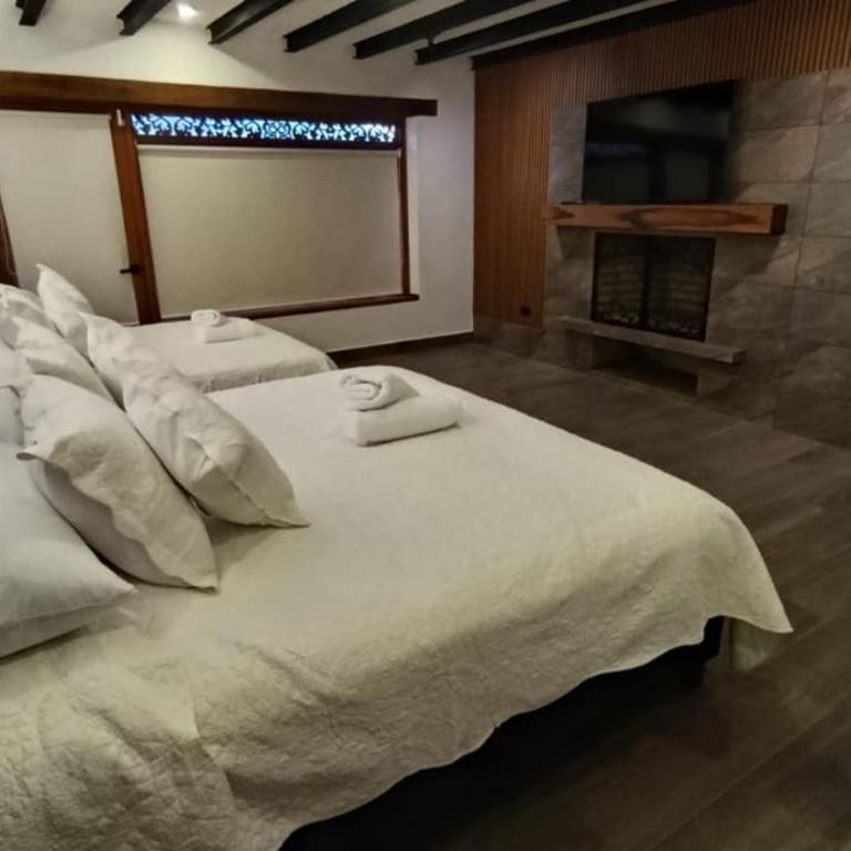 Hotel Terrazas de la Villa - Family Room with Balcony - 6