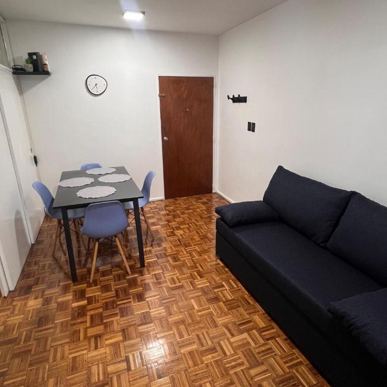Departamento en Ciudad de Buenos Aires - Apartamento de 2 dormitorios con balcón - 2