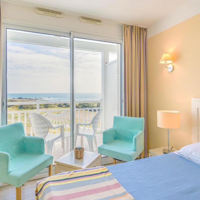 Oceanfront Suite for Five - One-Bedroom Apartment - 21