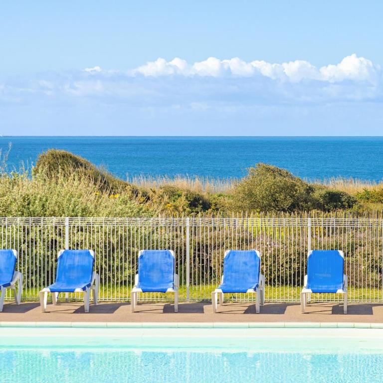 Oceanfront Suite for Five - One-Bedroom Apartment - 12