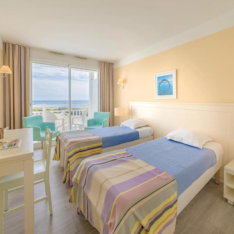Oceanfront Suite for Five - One-Bedroom Apartment - 4