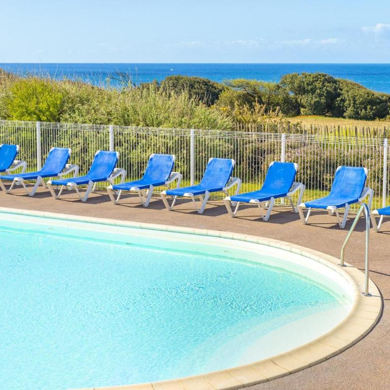 Oceanfront Suite for Five - One-Bedroom Apartment - 13