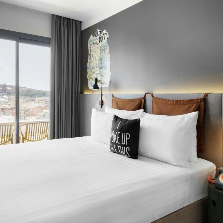 Moxy Barcelona - Habitación Executive Moxy Mega Sleeper con acceso al salón - 3