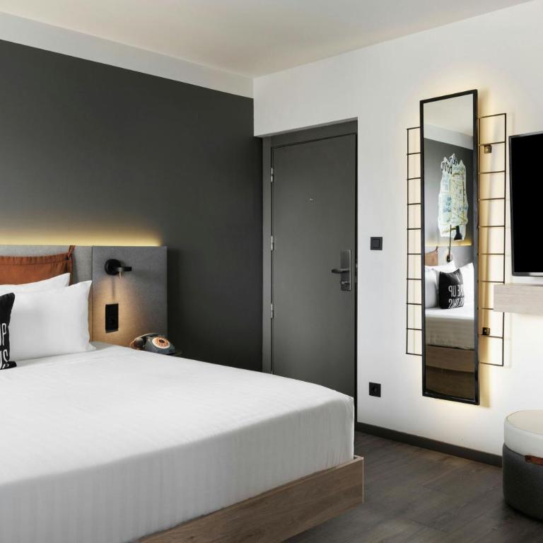 Moxy Barcelona - Habitación Executive Moxy Mega Sleeper con acceso al salón - 5