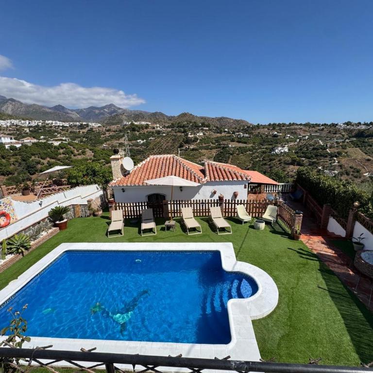 Villa Paloma , Private Villa with Pool near Frigiliana and Nerja - Casa Vacacional de 3 dormitorios - 5