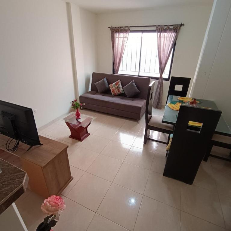 Apartment near the colonial area of Girón and industrial zone - Apartamento de 2 dormitorios - 1