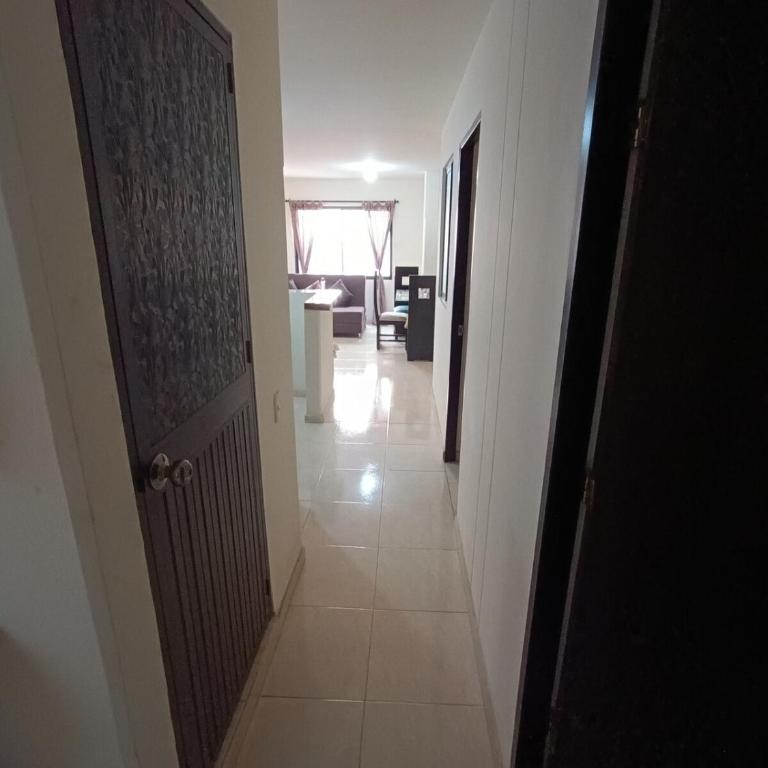 Apartment near the colonial area of Girón and industrial zone - Apartamento de 2 dormitorios - 2