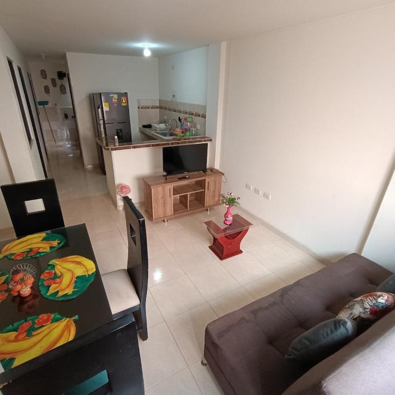 Apartment near the colonial area of Girón and industrial zone - Apartamento de 2 dormitorios - 6