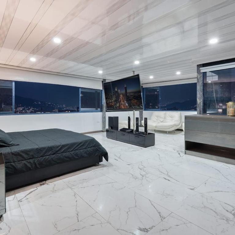 Ático de lujo con jacuzzi y vistas en el Poblado - Apartamento - 5