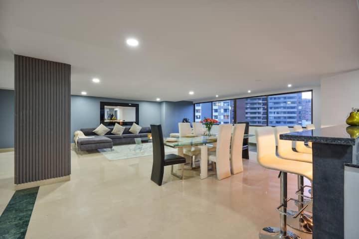 Ático de lujo con jacuzzi y vistas en el Poblado - Apartamento - 16