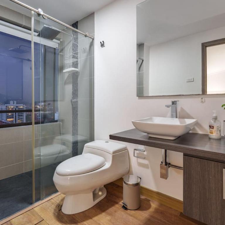 Ático de lujo con jacuzzi y vistas en el Poblado - Apartamento - 24