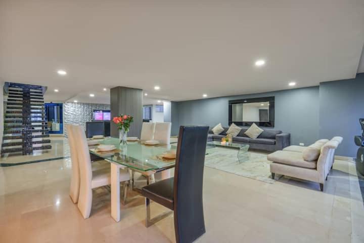 Ático de lujo con jacuzzi y vistas en el Poblado - Apartamento - 25