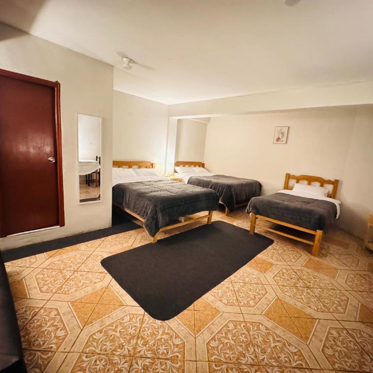 HOSPEDAJE ILLARY - Habitación Familiar con baño privado - 1