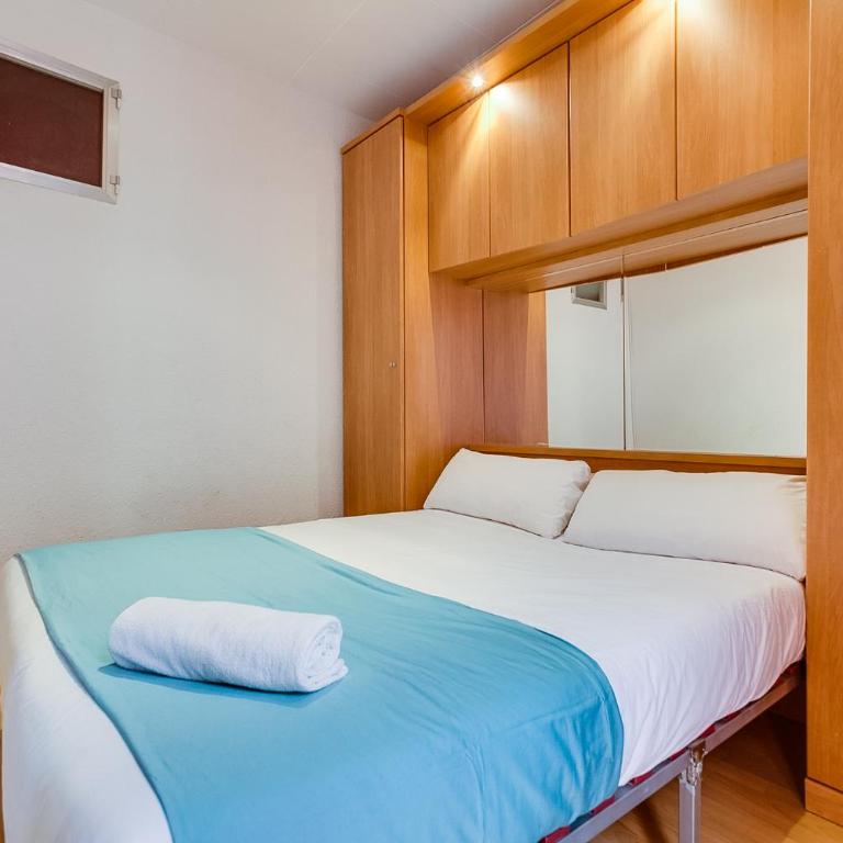 Deep Purple - Two-Bedroom Apartment - 9