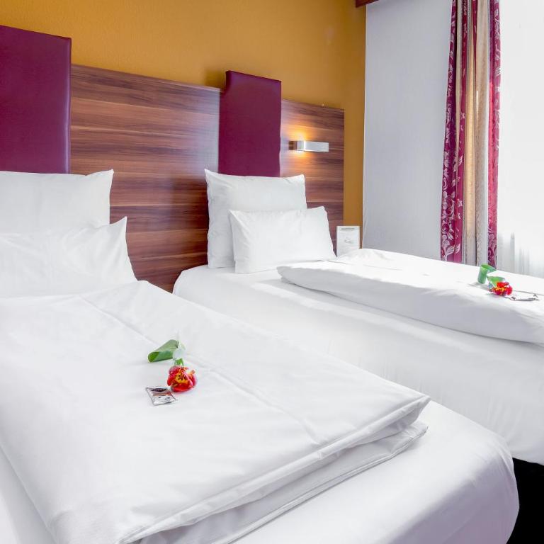 TIPTOP Hotel Burgschmiet Garni - Chambre Double ou Lits Jumeaux - 2