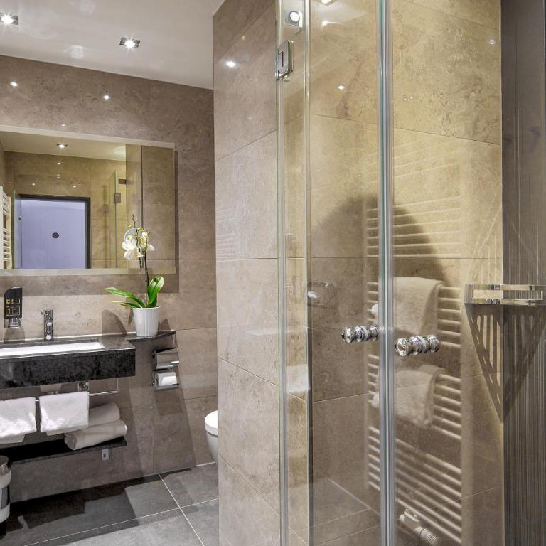 TIPTOP Hotel Burgschmiet Garni - Chambre Double ou Lits Jumeaux - 4