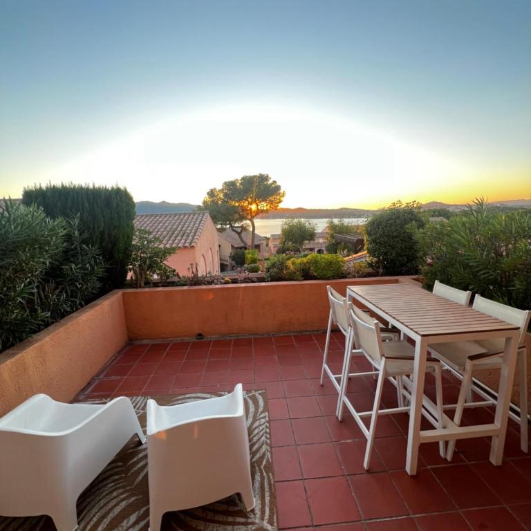 Apartment with Terrace, Sea View, swimming-pool & Sunset - Appartement 2 Chambres - 2