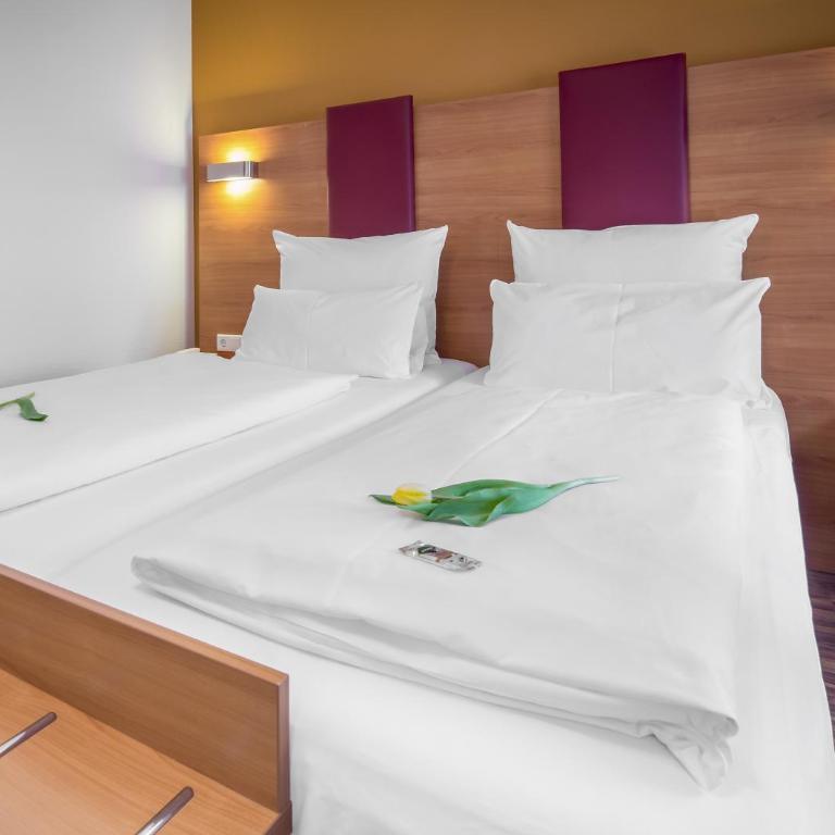 TIPTOP Hotel Burgschmiet Garni - Chambre Double ou Lits Jumeaux - 7