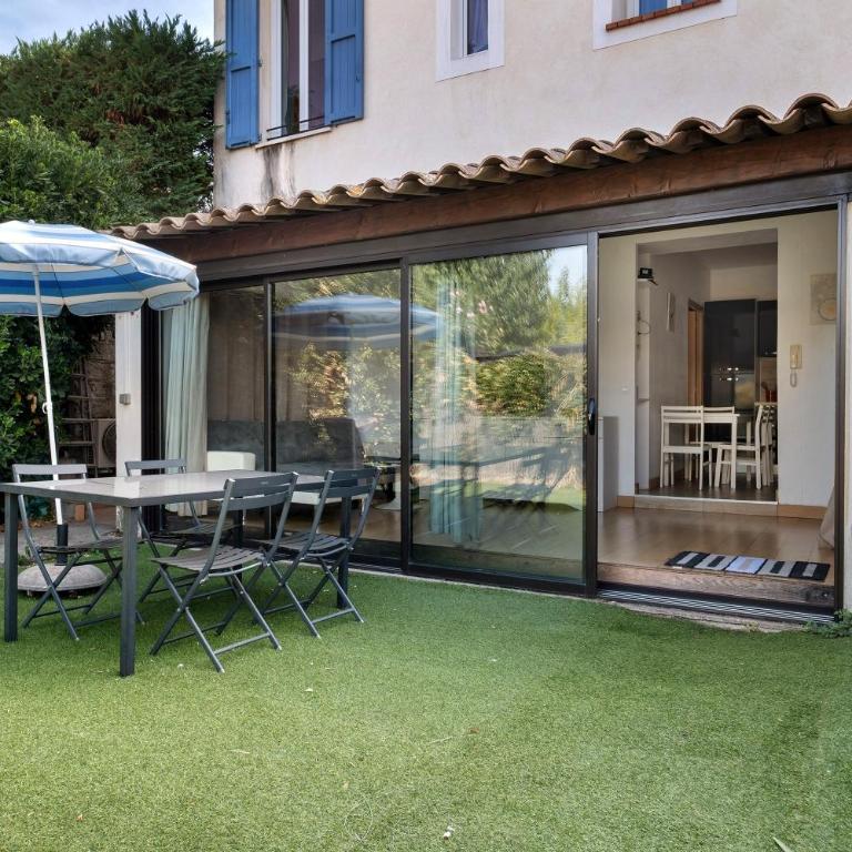 Les Orangers - Two-Bedroom Deluxe Apartment with Garden View - 1
